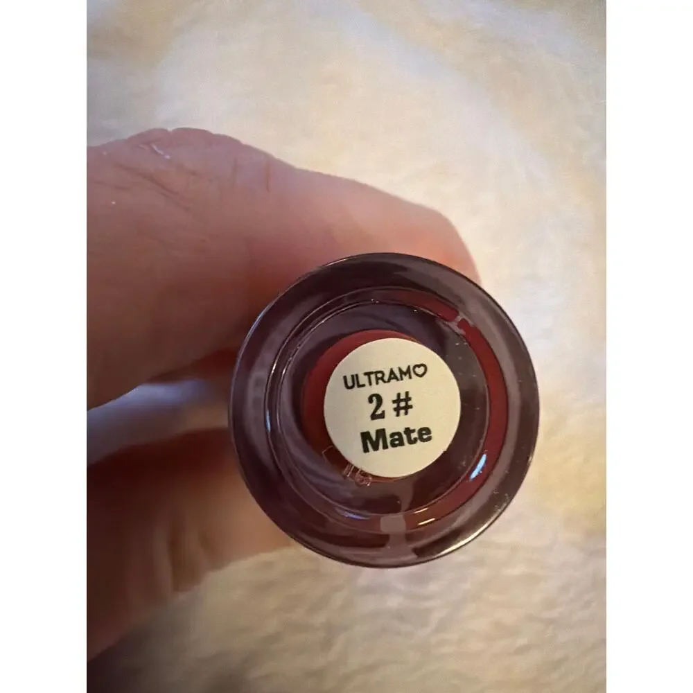 Ultramo Cool Girl Liquid Lipstick #2 Mate Matte Brick Red Candy Cane Cap